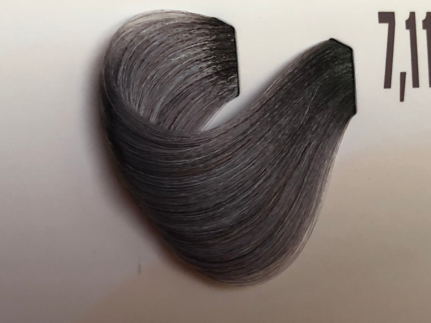 #7,11 Rubio cenizo intenso / Blond intense ash